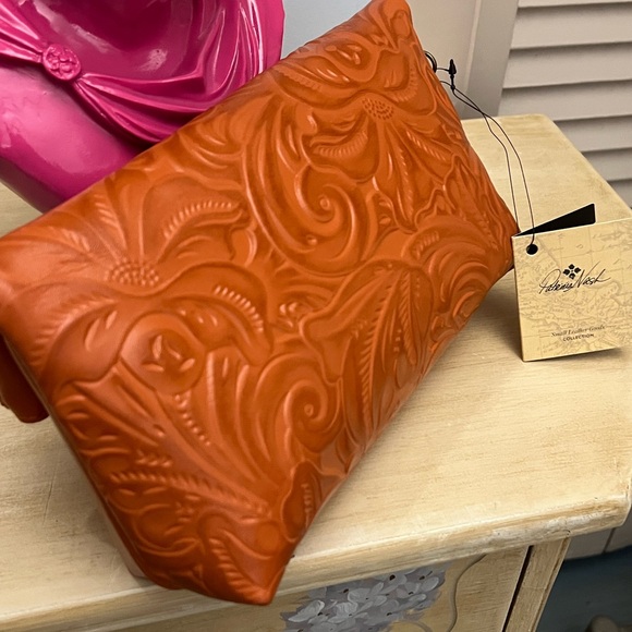 🌺NWT PATRICIA NASH WRISTLET🌺 - Picture 8 of 13